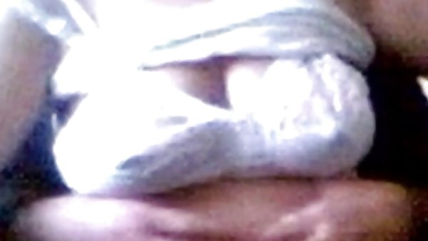 痘痘模型的青少年母亲的法律阉他妈的阴道